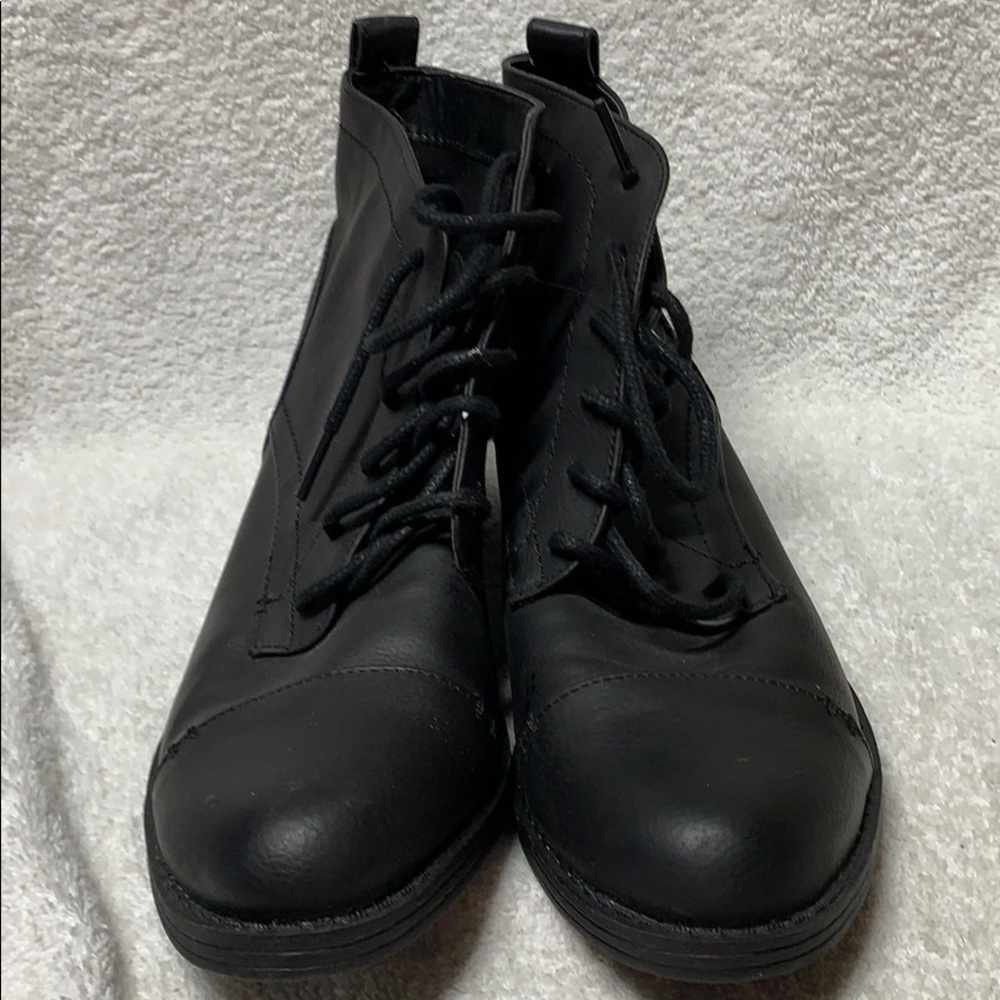 Brand New Sam & Libby Black Boots Size 8.